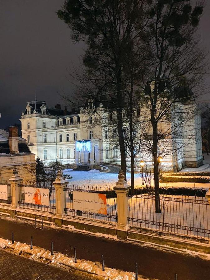 Grand De Luxe Residence Lviv Exterior photo